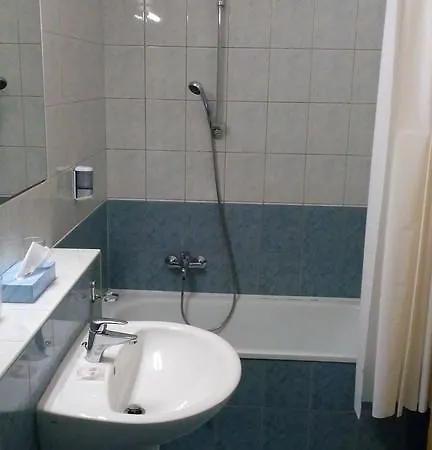 Burg Hotell 3*