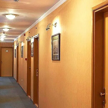 Burg Hotell 3*